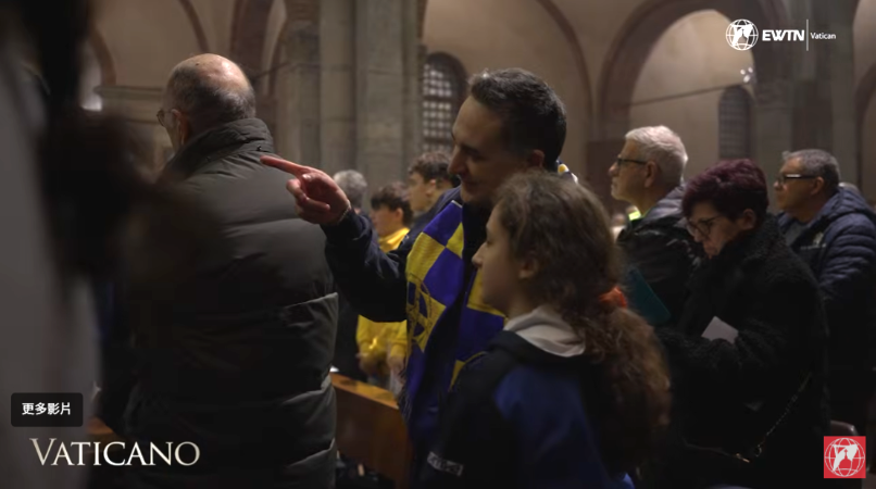 聖殿內的運動員和奧運工作人員。（YouTube@EWTN Vaticano影片截圖）